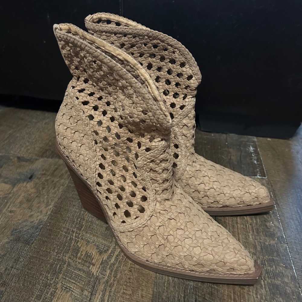 Jessica Simpson Lukkah Tan Woven Perforated Ankle Bootie Size 8.5M